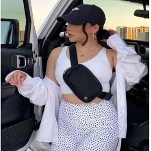 Lululemon large everywhere belt bag